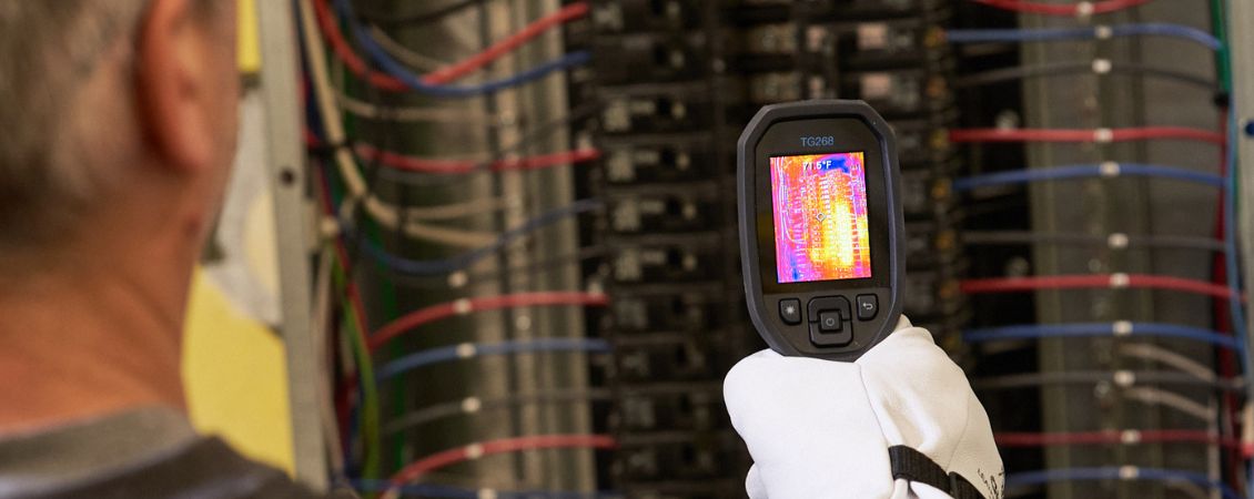 tg268_flir_electrical-panel-inspection-1130x450